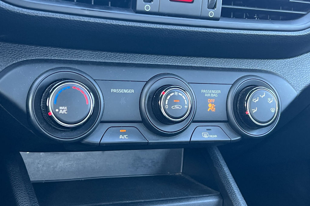 Thumbnail: 2023 Kia Forte - 27