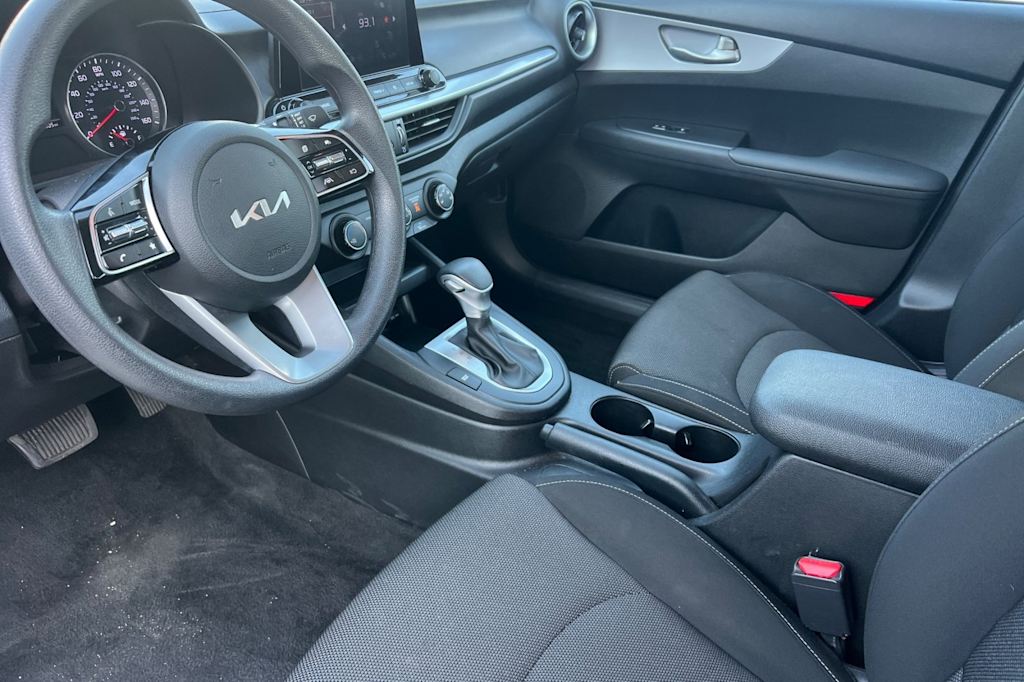 Thumbnail: 2023 Kia Forte - 9