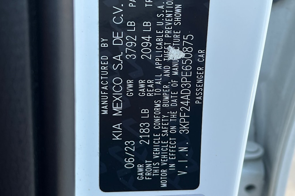 Thumbnail: 2023 Kia Forte - 18