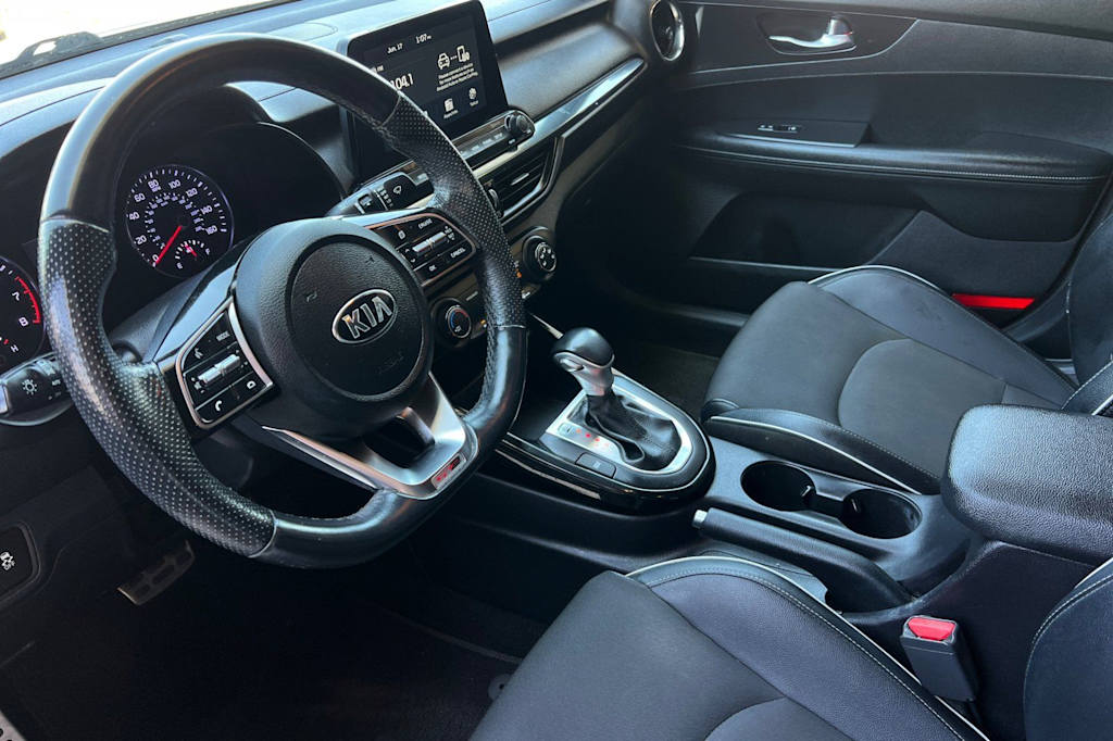 Thumbnail: 2021 Kia Forte - 9