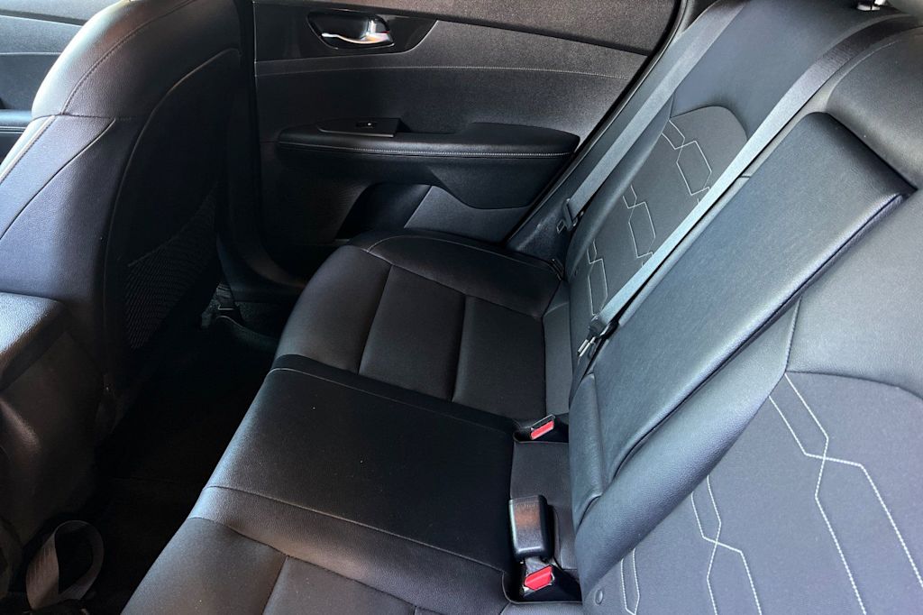 Thumbnail: 2021 Kia Forte - 11