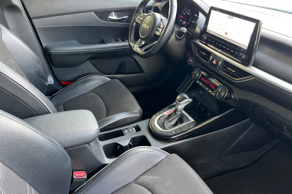 Thumbnail: 2022 Kia Forte - 13