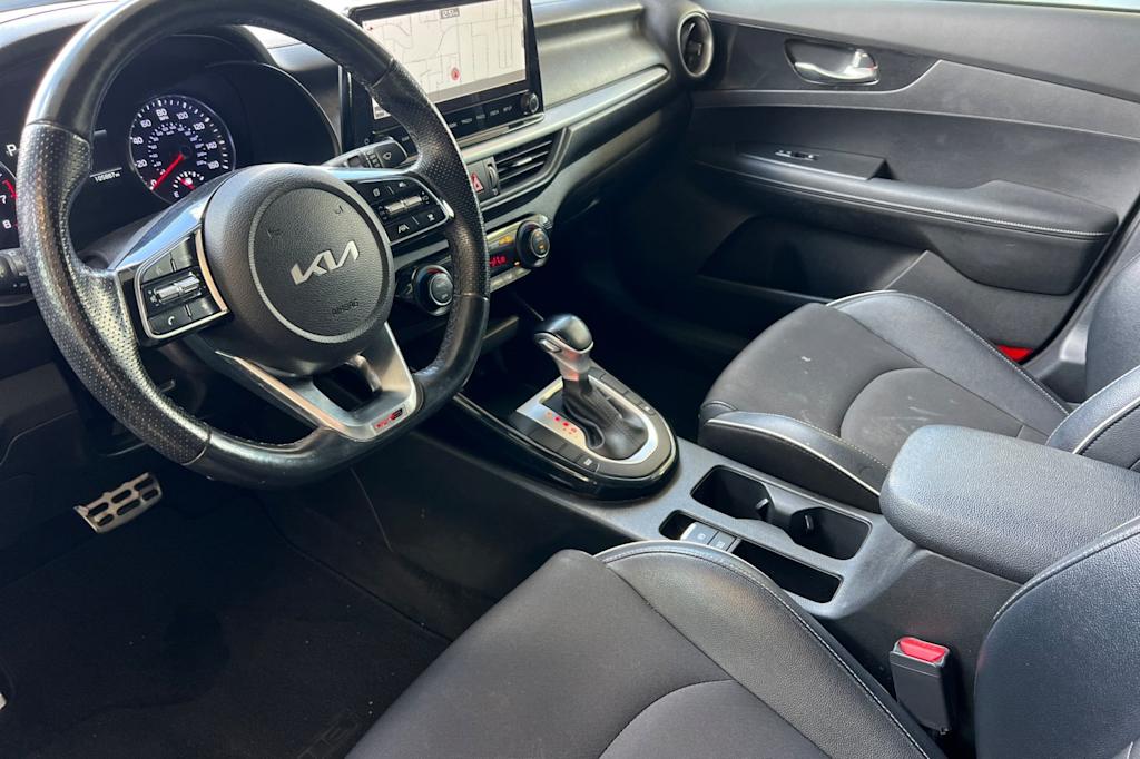 Thumbnail: 2022 Kia Forte - 9