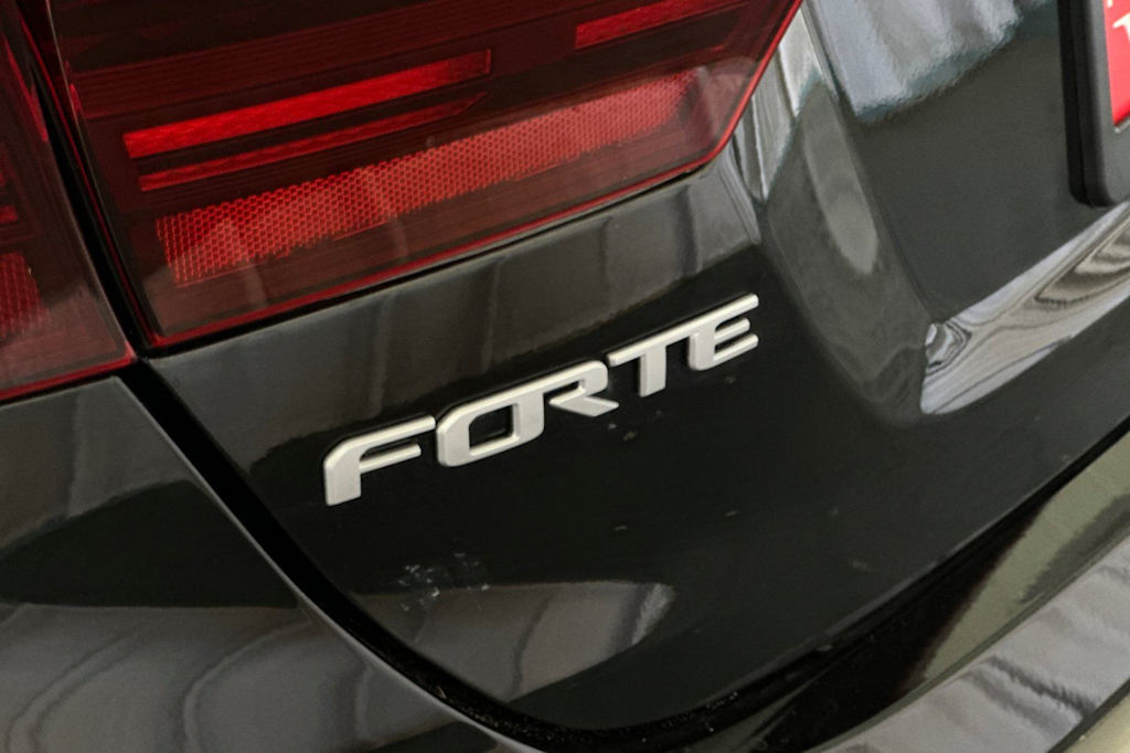 Thumbnail: 2023 Kia Forte - 7