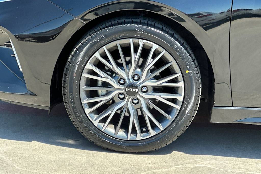 Thumbnail: 2023 Kia Forte - 8