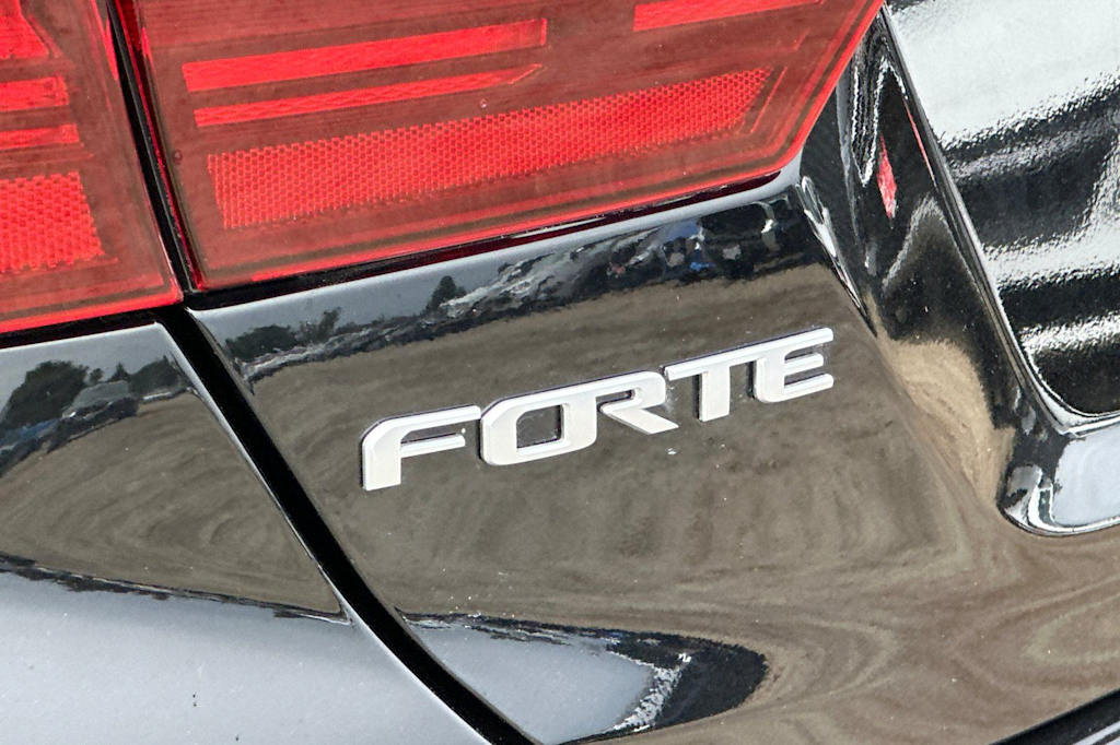 Thumbnail: 2023 Kia Forte - 7