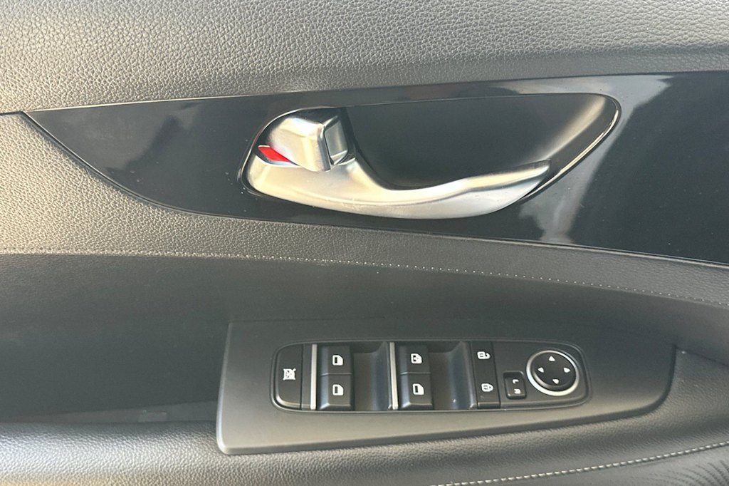 Thumbnail: 2019 Kia Forte - 22