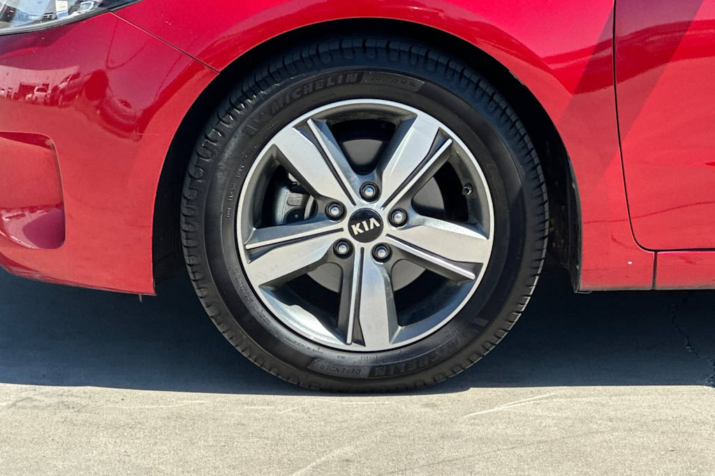 Thumbnail: 2018 Kia Forte - 8