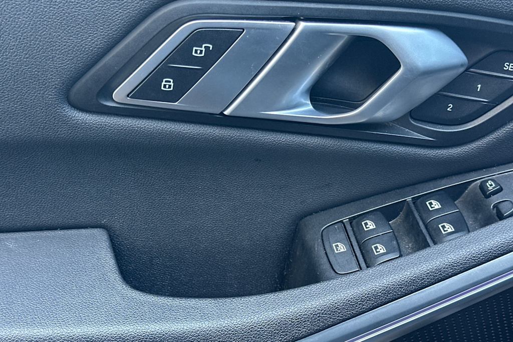 Thumbnail: 2021 BMW 3 Series - 21