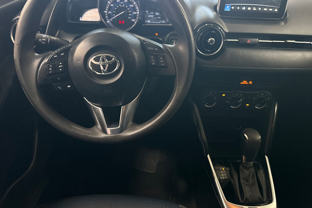 Thumbnail: 2018 Toyota Yaris iA - 13