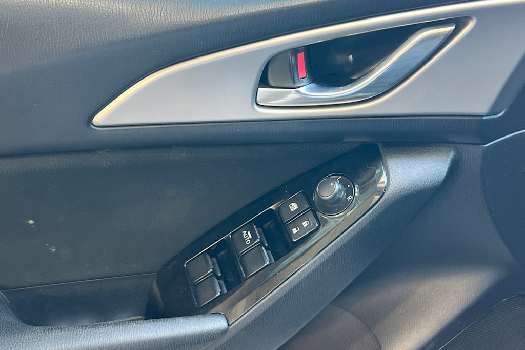 Thumbnail: 2018 Mazda Mazda3 - 22