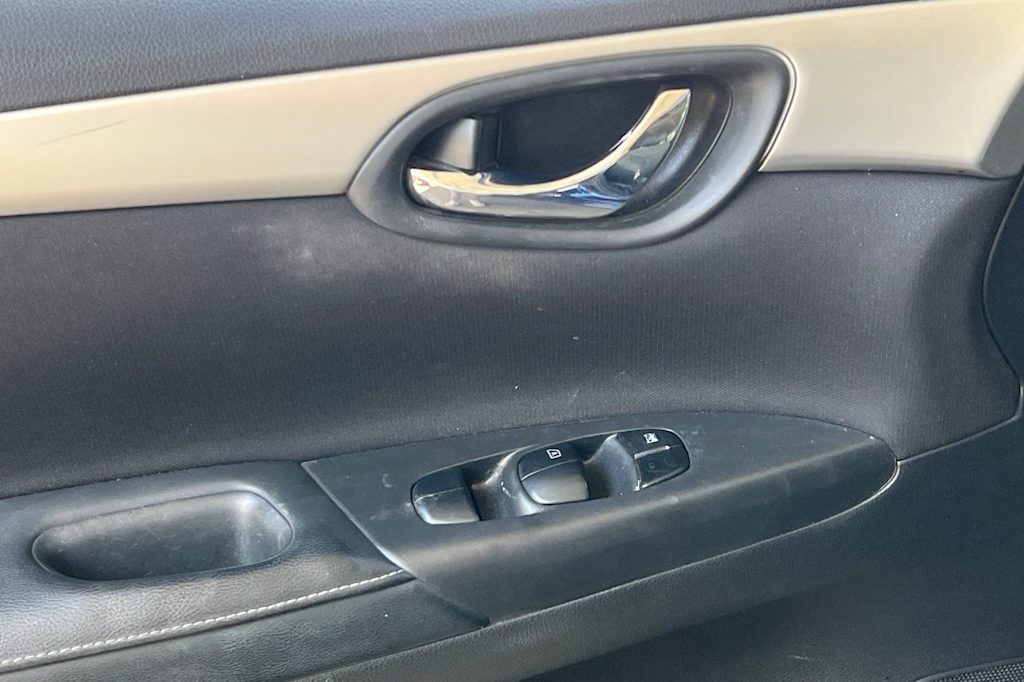 Thumbnail: 2019 Nissan Sentra - 21