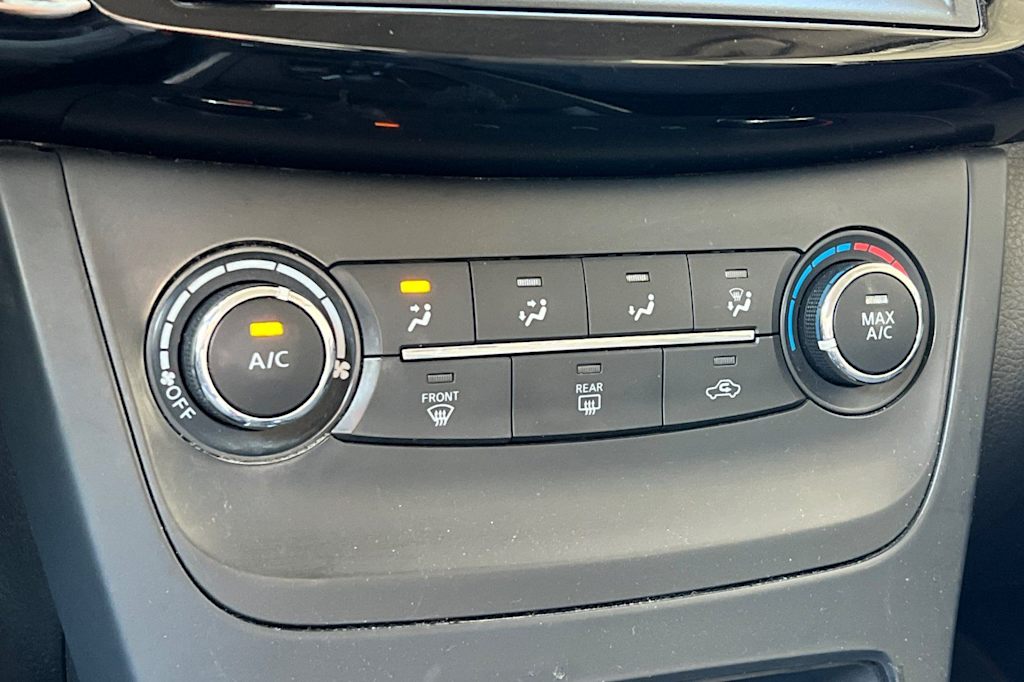 Thumbnail: 2019 Nissan Sentra - 24