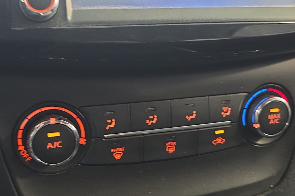 Thumbnail: 2019 Nissan Sentra - 24