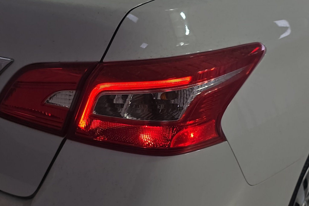 Thumbnail: 2019 Nissan Sentra - 21
