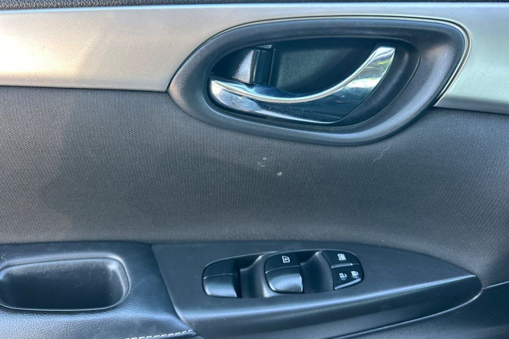 Thumbnail: 2019 Nissan Sentra - 22