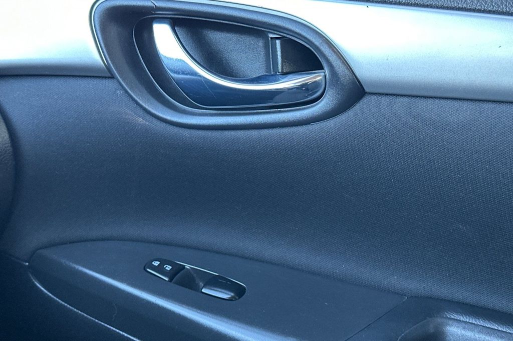 Thumbnail: 2019 Nissan Sentra - 24