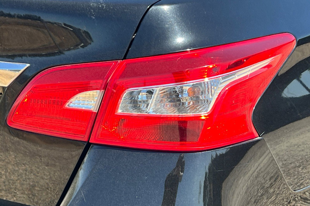 Thumbnail: 2018 Nissan Sentra - 34