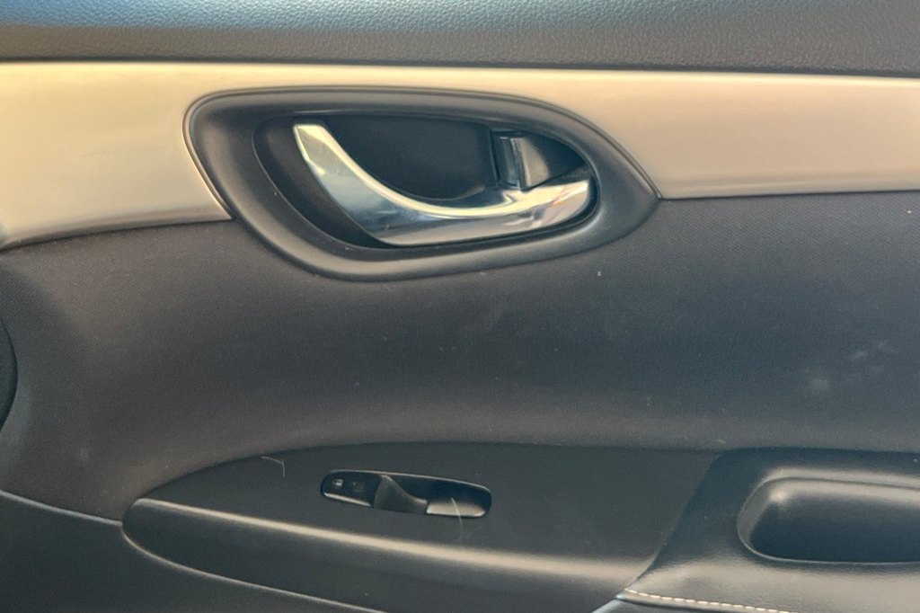 Thumbnail: 2018 Nissan Sentra - 25