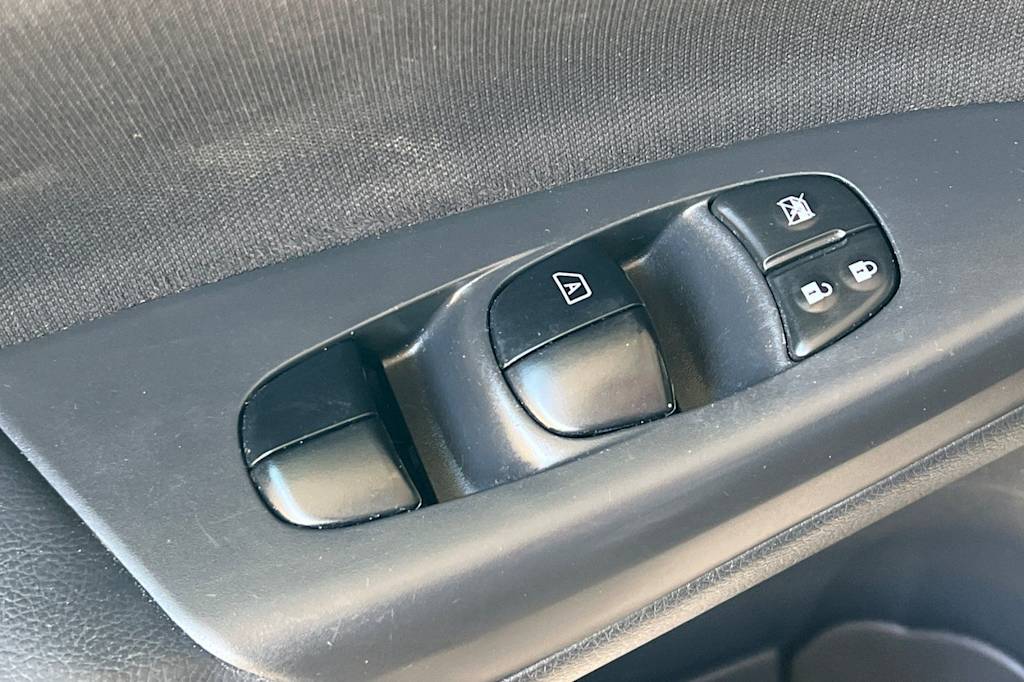 Thumbnail: 2018 Nissan Sentra - 22