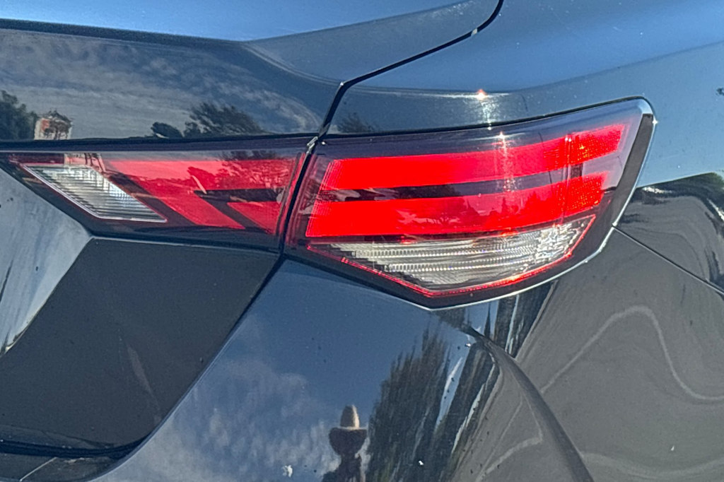 Thumbnail: 2021 Nissan Sentra - 21