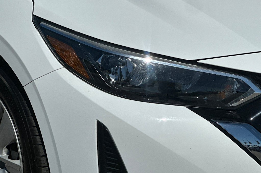 Thumbnail: 2025 Nissan Sentra - 33