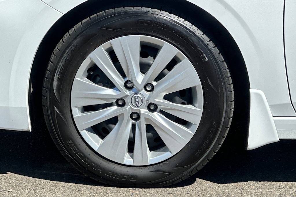 Thumbnail: 2025 Nissan Sentra - 8