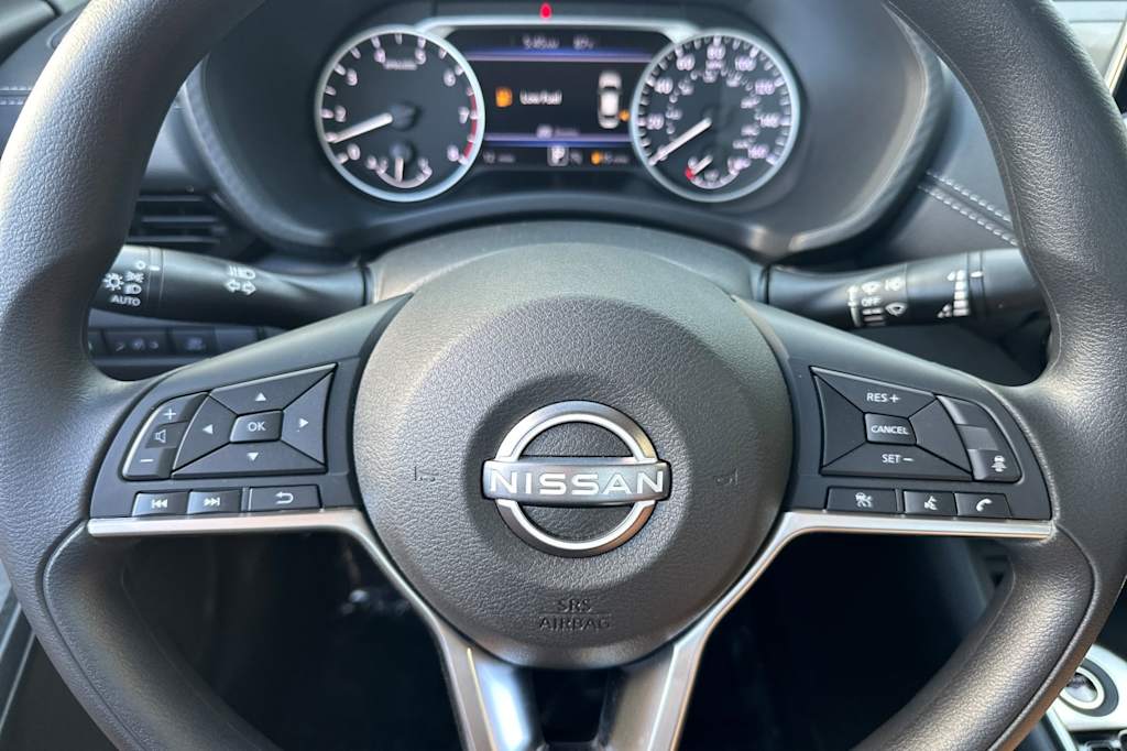 2025 Nissan Sentra SV 27