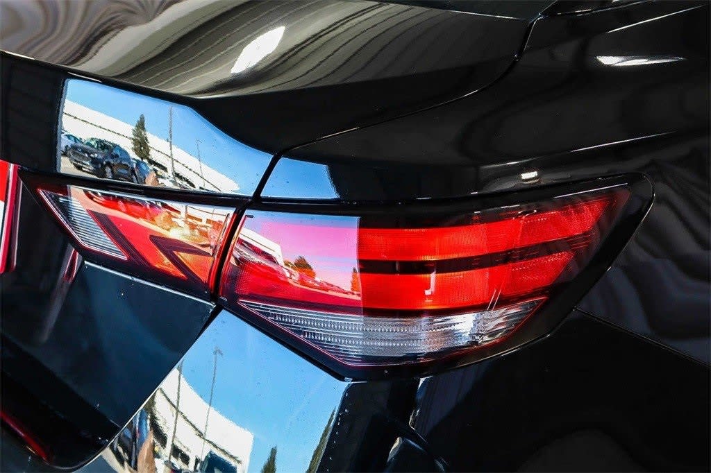 2025 Nissan Sentra SV 23