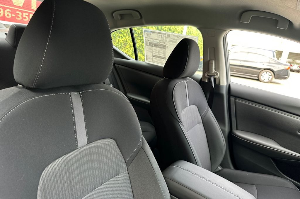 2025 Nissan Sentra SV 10
