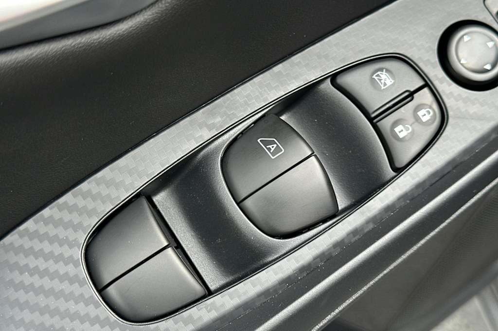 2025 Nissan Sentra SV 22