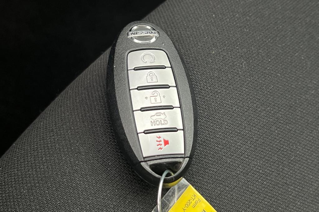 Thumbnail: 2023 Nissan Sentra - 17