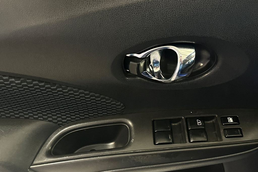 Thumbnail: 2016 Nissan Versa Note - 22