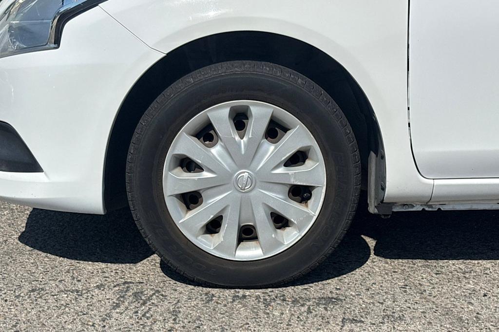 Thumbnail: 2018 Nissan Versa - 8