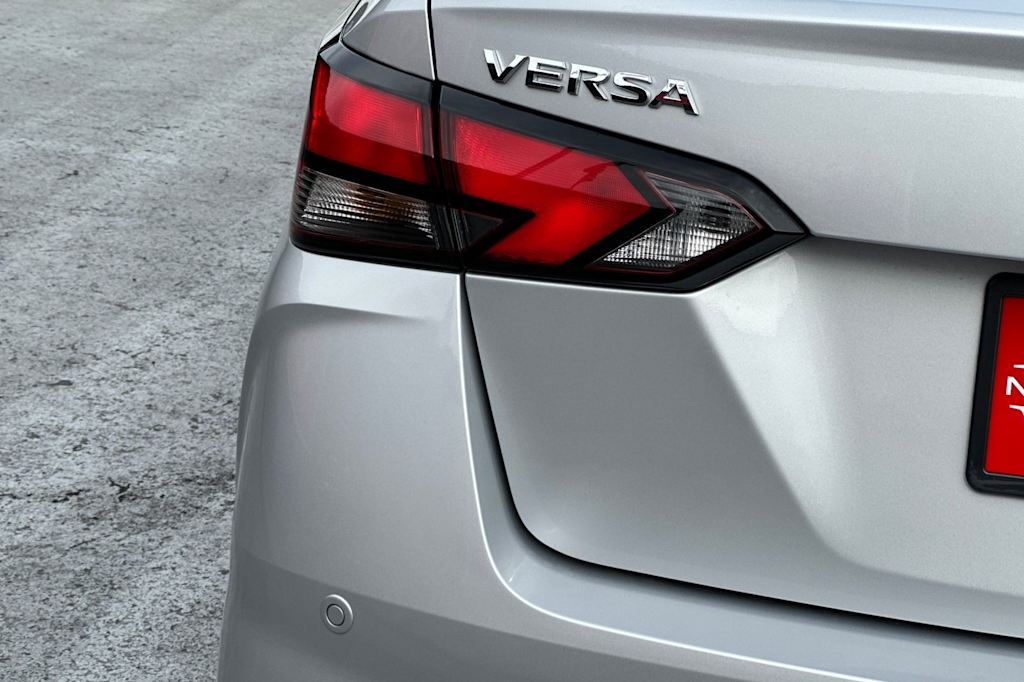 2024 Nissan Versa S 8