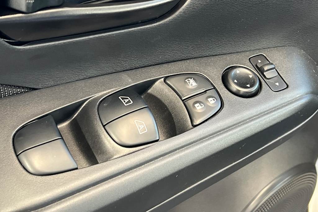 Thumbnail: 2025 Nissan Kicks - 22