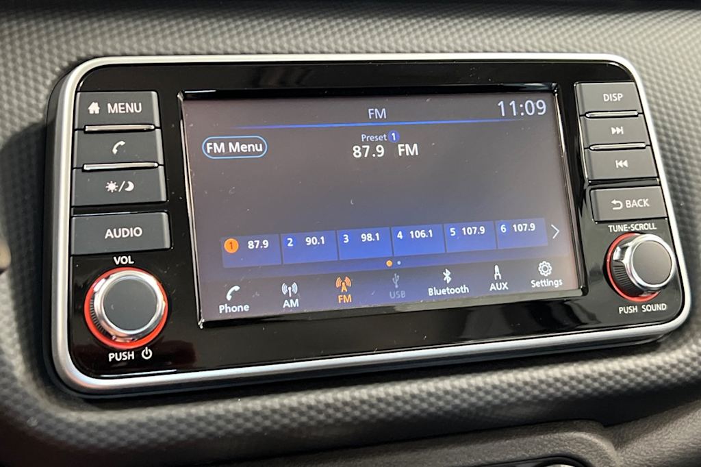 Thumbnail: 2025 Nissan Kicks - 14