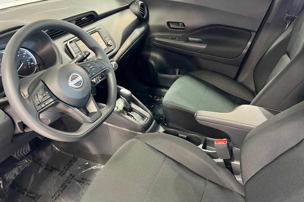 Thumbnail: 2025 Nissan Kicks - 10