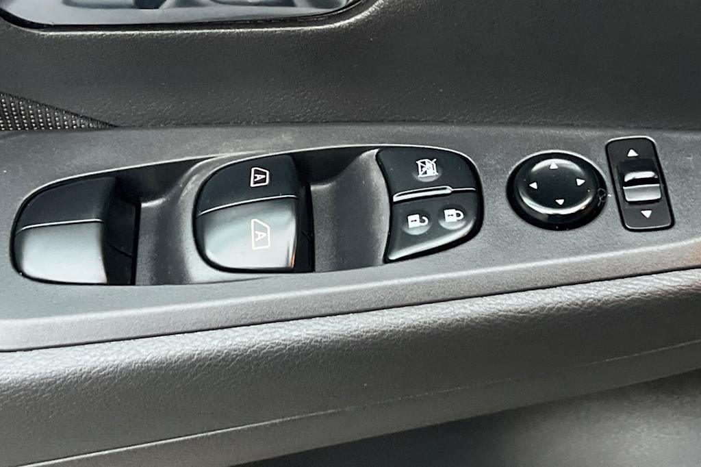 Thumbnail: 2024 Nissan Kicks - 24