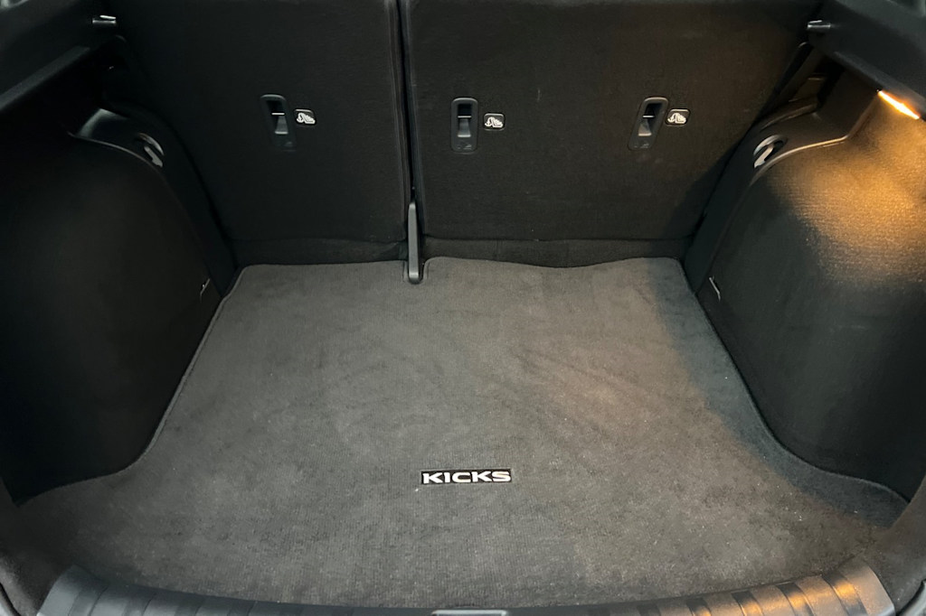 Thumbnail: 2024 Nissan Kicks - 17