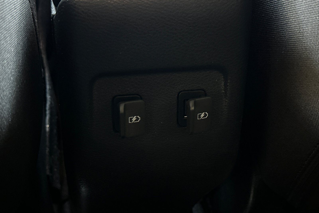 Thumbnail: 2021 Nissan Kicks - 25