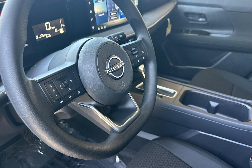 Thumbnail: 2026 Nissan Kicks - 9