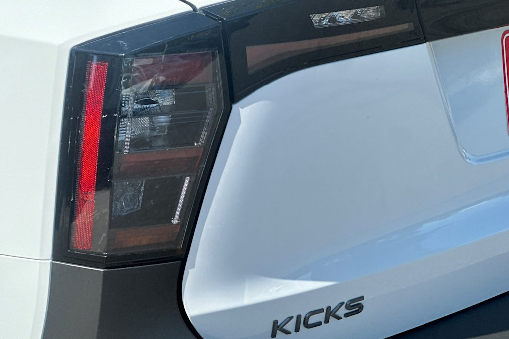 Thumbnail: 2025 Nissan Kicks - 21