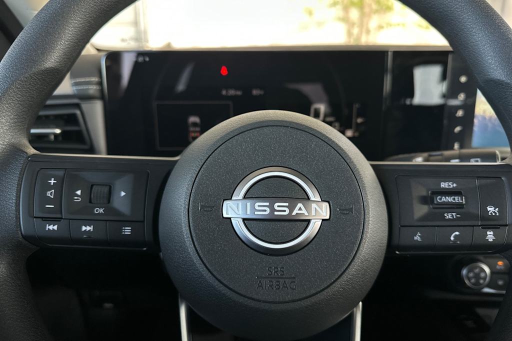 Thumbnail: 2025 Nissan Kicks - 27