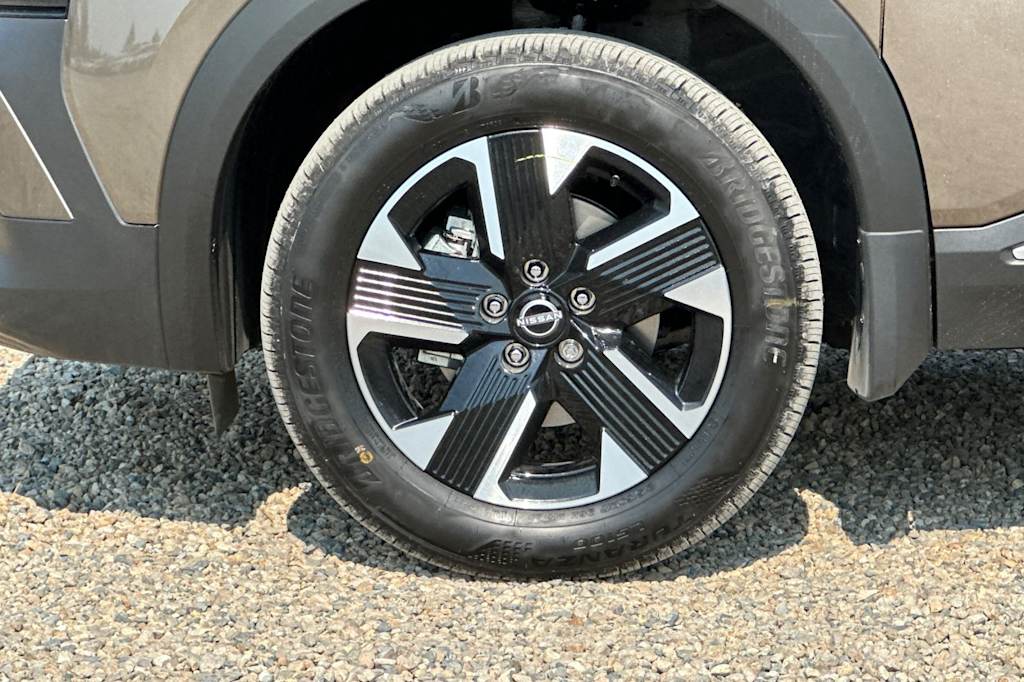 Thumbnail: 2025 Nissan Kicks - 8