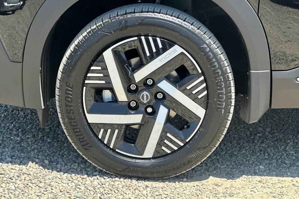Thumbnail: 2026 Nissan Kicks - 8