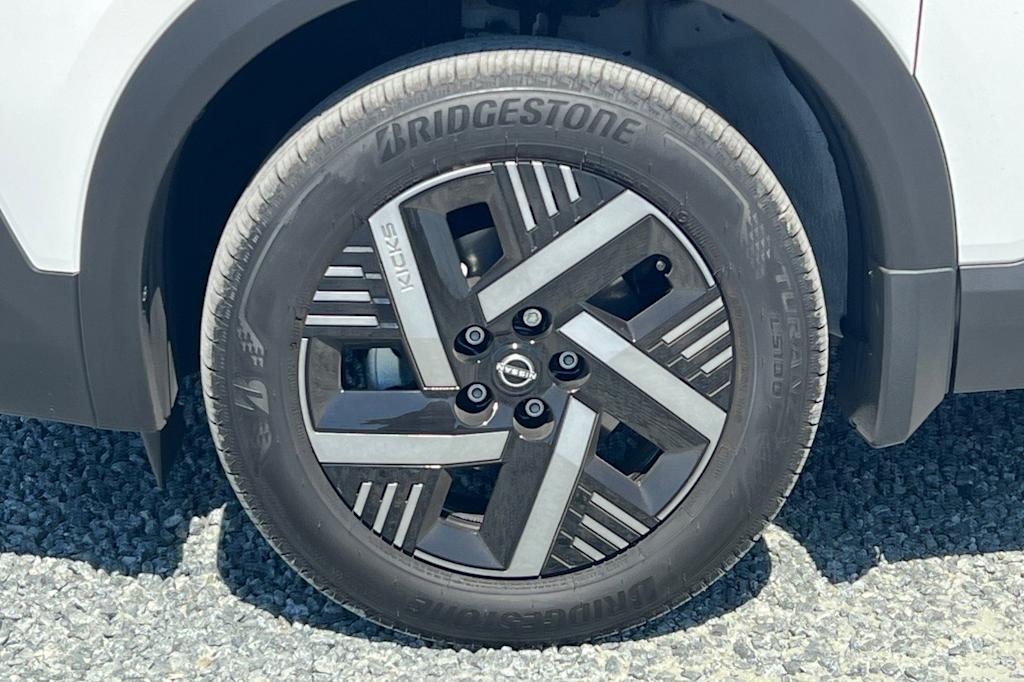 Thumbnail: 2026 Nissan Kicks - 8