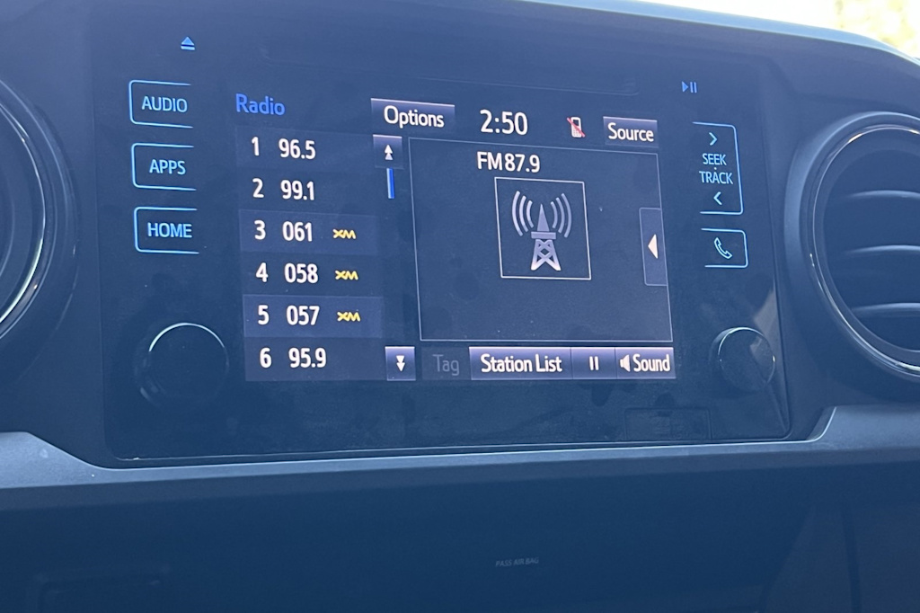 Thumbnail: 2019 Toyota Tacoma - 12