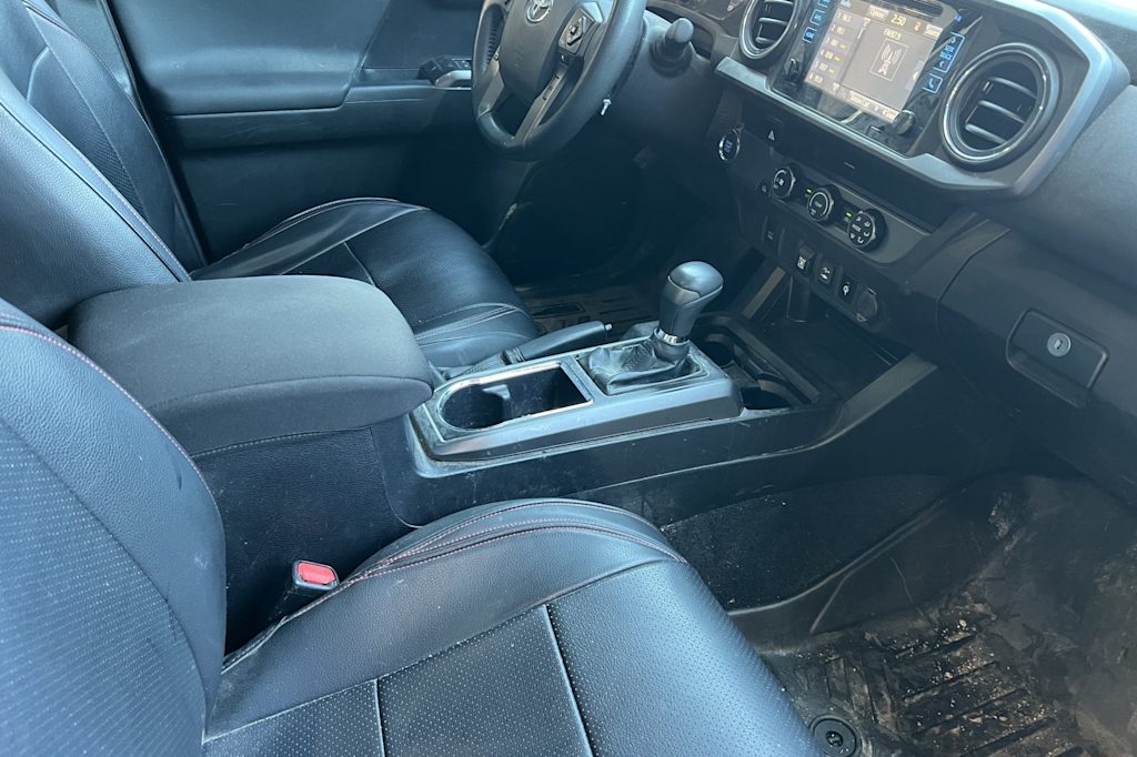 Thumbnail: 2019 Toyota Tacoma - 24