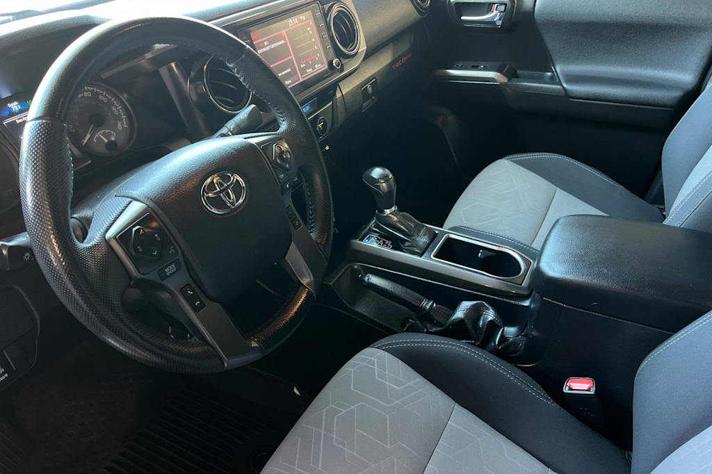 Thumbnail: 2022 Toyota Tacoma - 8